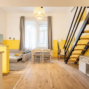 Charming In The Heart Of The Jewish Quarter W41 Yellow Budapest