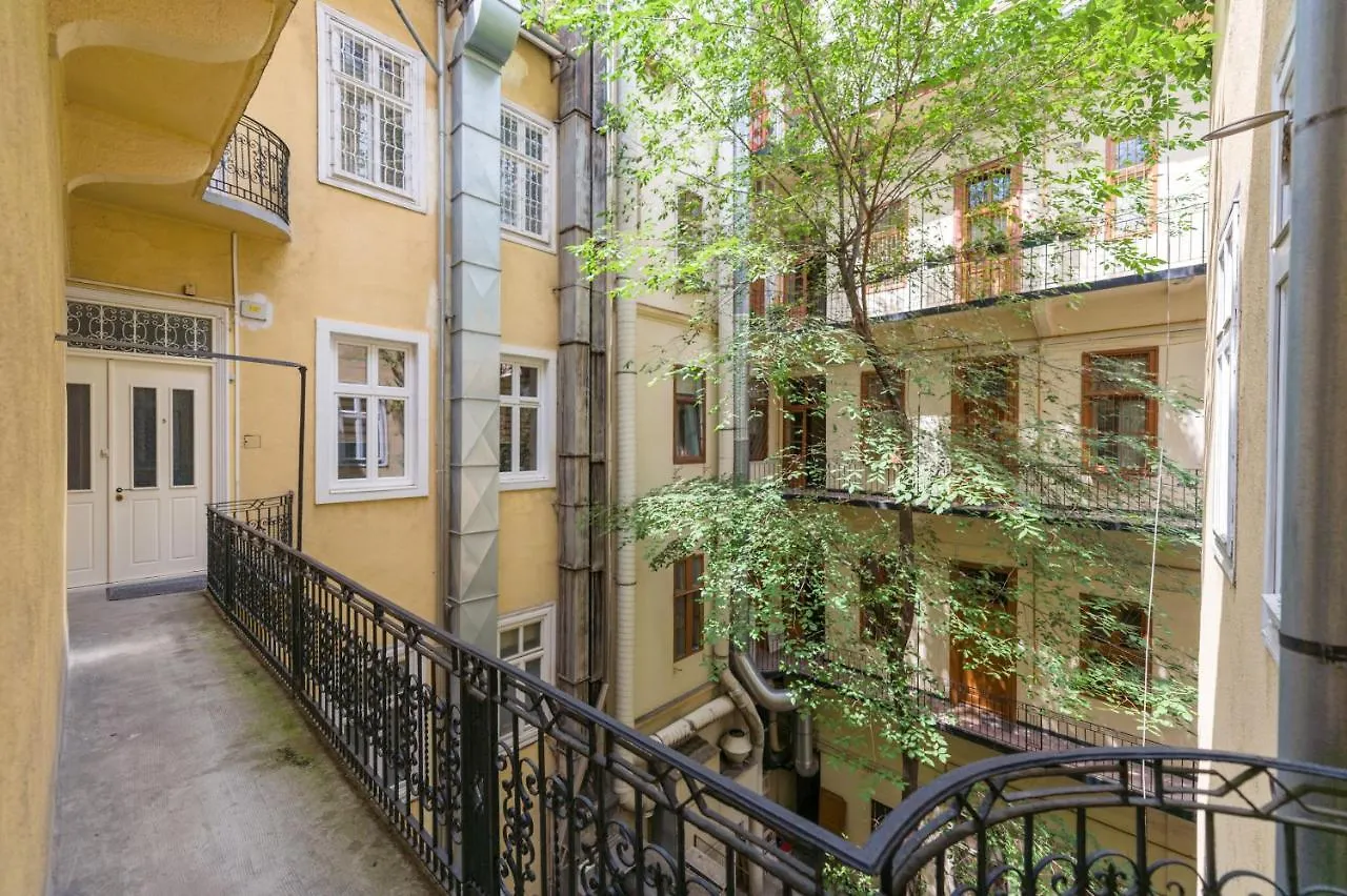 Music Academy Suite Cafe Vian Apartman Kft Budapest Apartment
