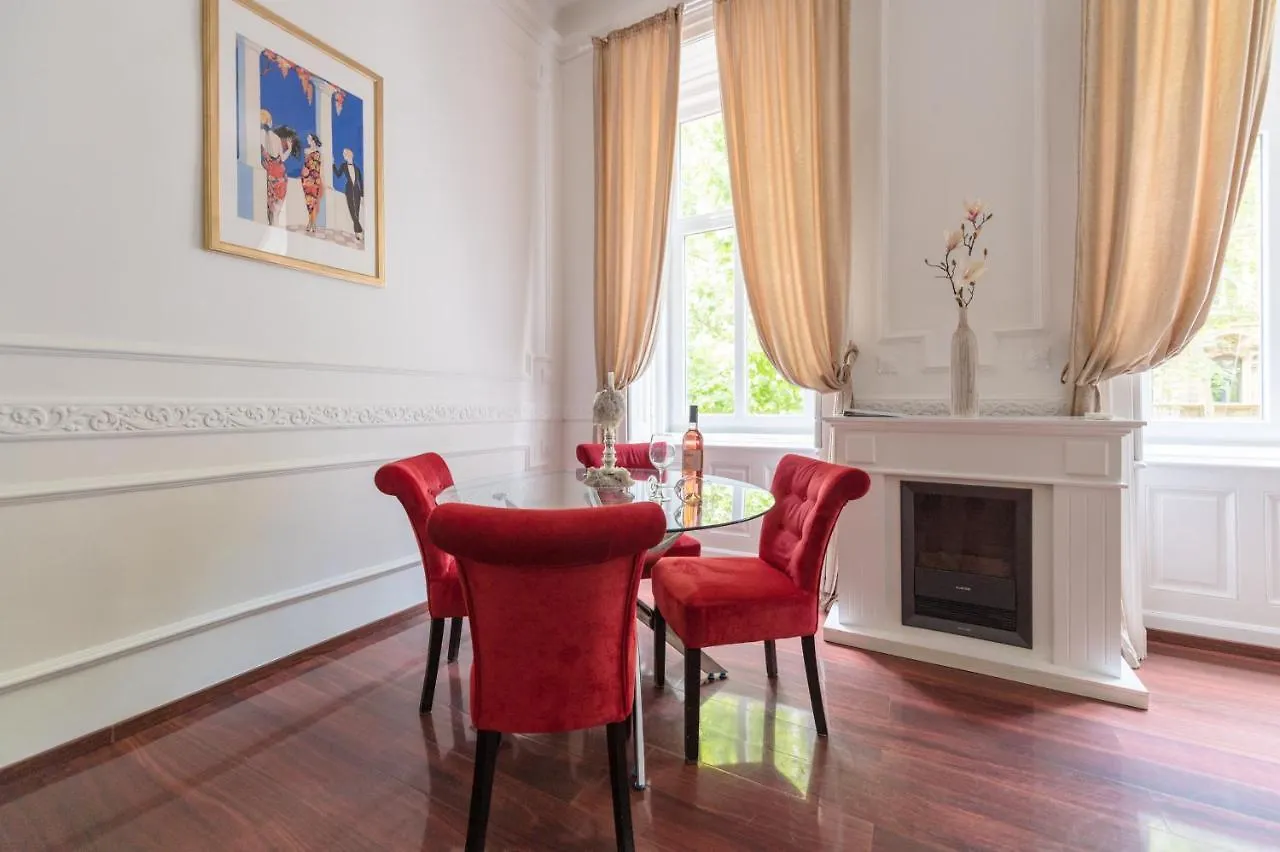 Music Academy Suite Cafe Vian Apartman Kft Budapest Apartment
