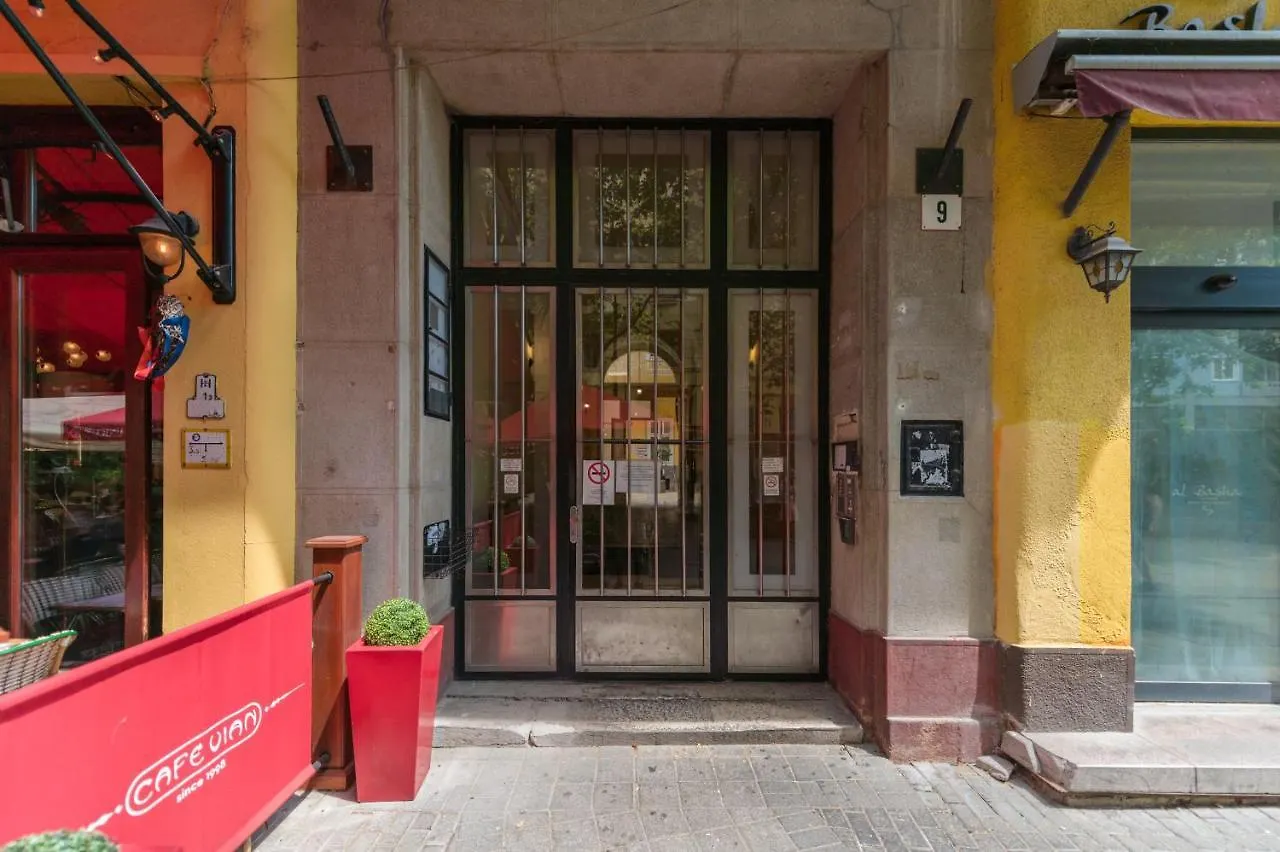 Music Academy Suite Cafe Vian Apartman Kft Budapest